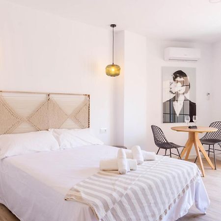 Apartment Carihuela Beach Malaga Torremolinos Bagian luar foto