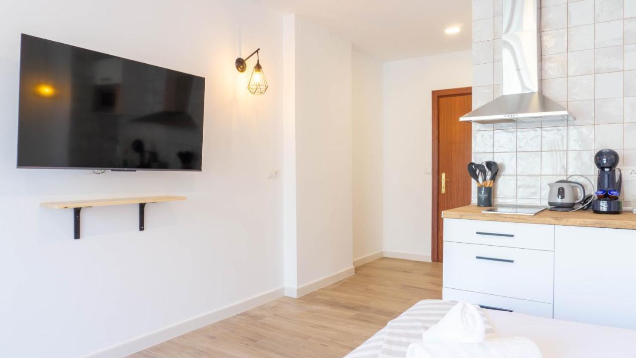 Apartment Carihuela Beach Malaga Torremolinos Bagian luar foto