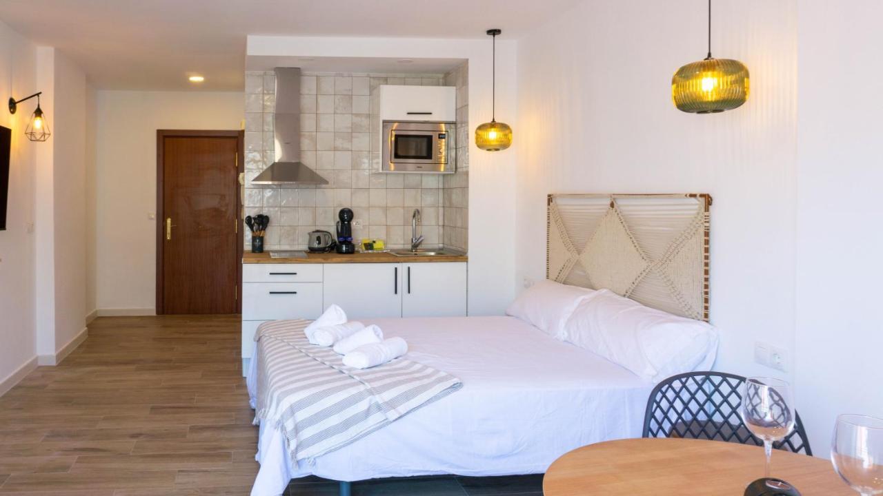 Apartment Carihuela Beach Malaga Torremolinos Bagian luar foto