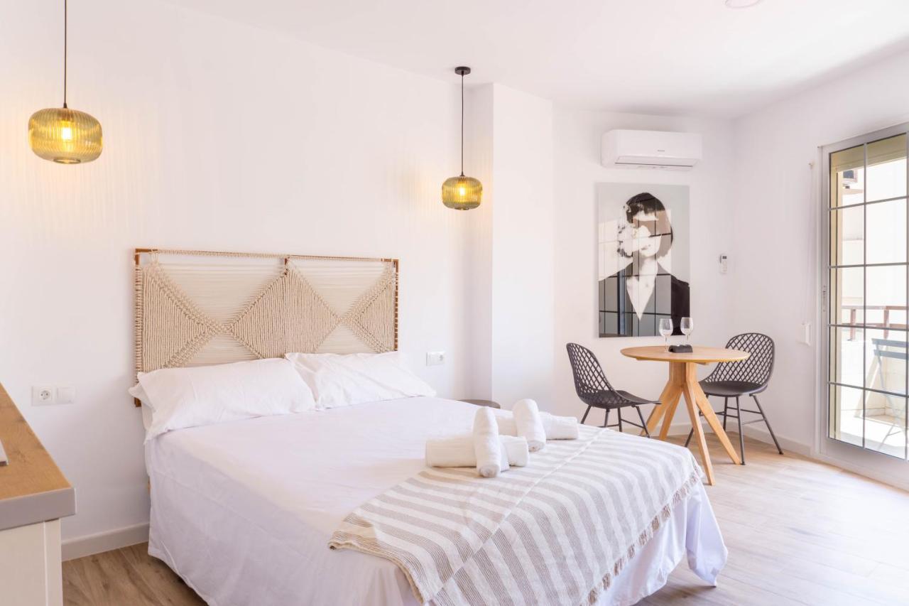 Apartment Carihuela Beach Malaga Torremolinos Bagian luar foto
