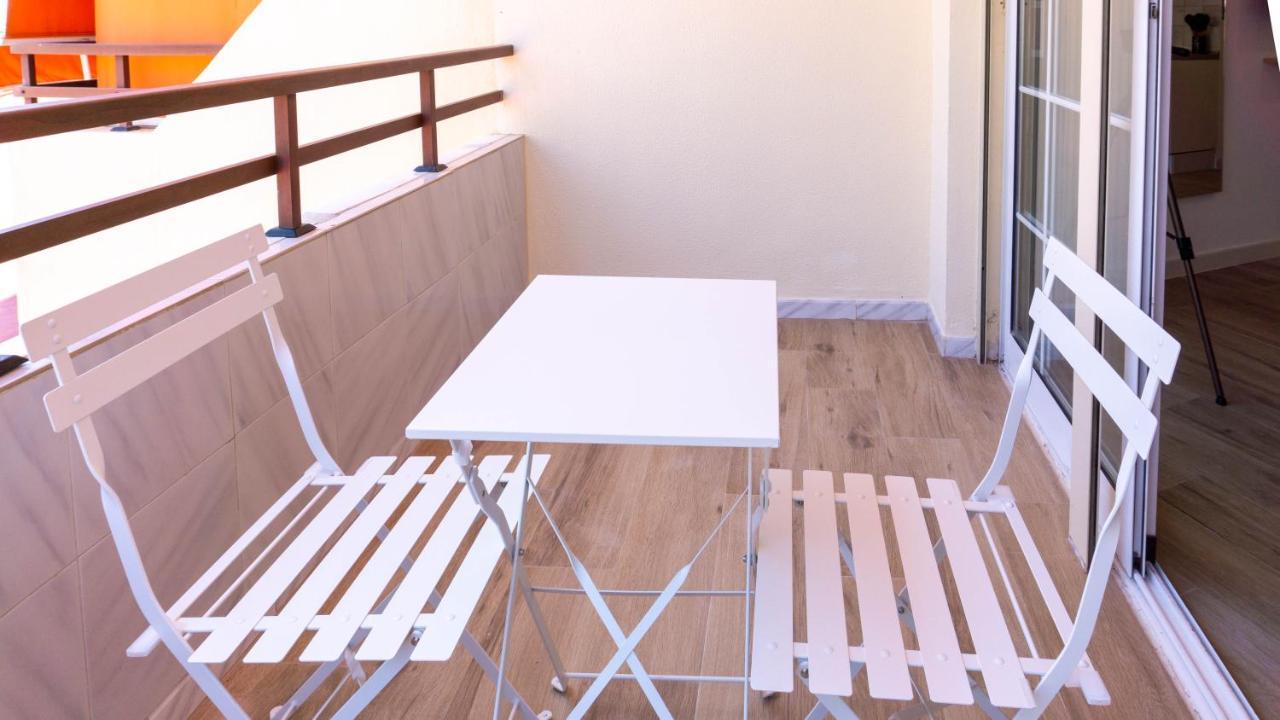 Apartment Carihuela Beach Malaga Torremolinos Bagian luar foto